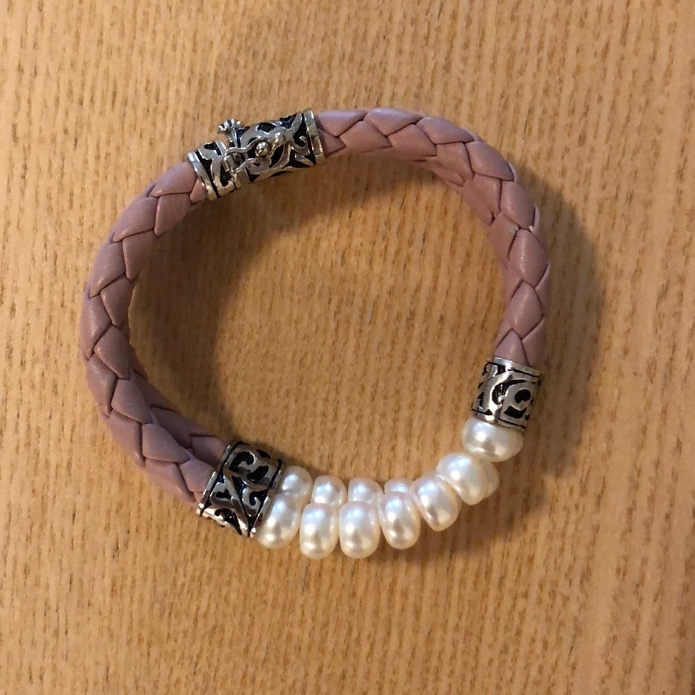 Leather, silver, and pearl Paqio bracelet
